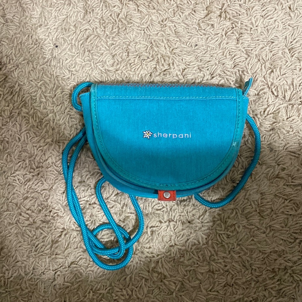 sherpani bag